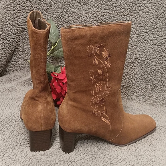 White Mountain Suede Leather Mid-Calf Boots - Picture 4 of 8